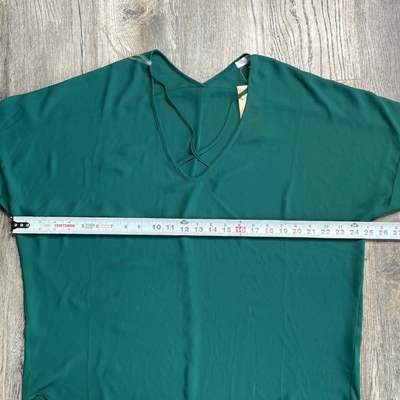 Lush NWT Women’s criss cross v neck top, size large. - Picture 8 of 10